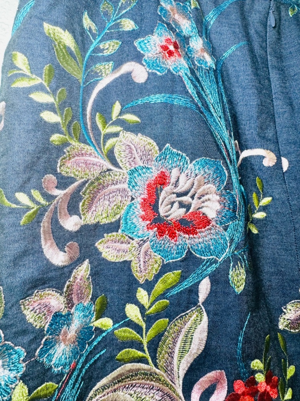 Tahari Arthur S. Levine Pencil Skirt 12 Embroidered Floral Whimsical Fairycore - Picture 4 of 9